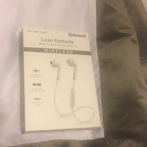 Luxe Earbuds. Bluetooth Wireless